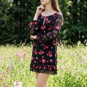 White House Black Market Floral Lace Trim Peasant Dress